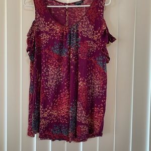 Cold shoulder summer top